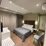Oresti Center Szálloda 3*