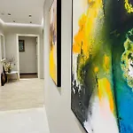Oresti Center Szálloda 3*