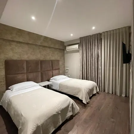 Oresti Center Szálloda Tirana
