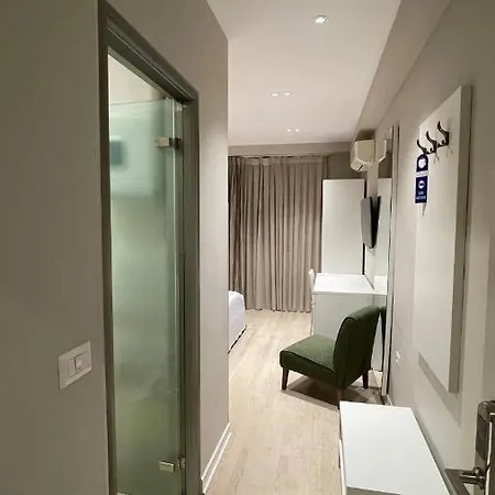 Oresti Center 3*