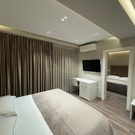 Oresti Center Szálloda 3*