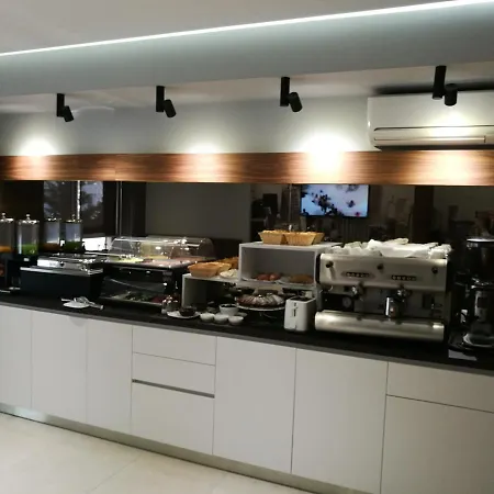 Oresti Center Hotel