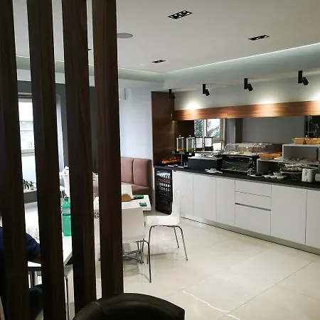 Hotel Oresti Center 3*