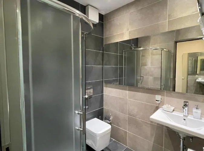 فندق أوريستي سينتر