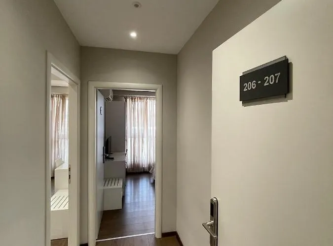 فندق أوريستي سينتر تيرانا