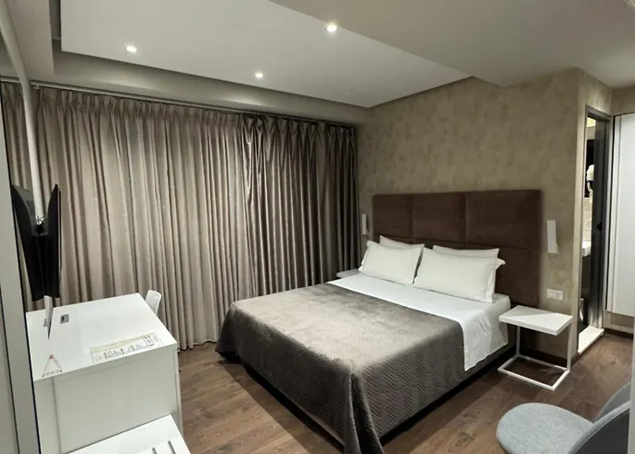 فندق أوريستي سينتر تيرانا