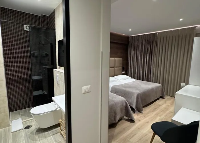 أوريستي سينتر فندق