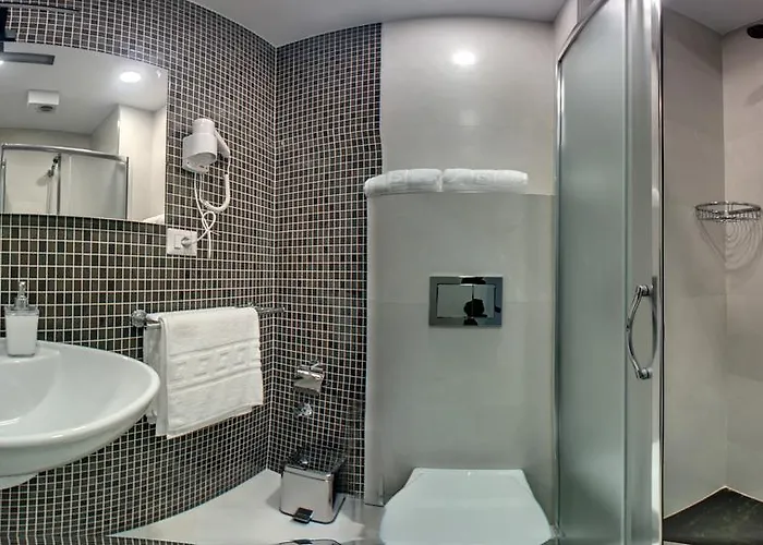 فندق أوريستي سينتر 3*