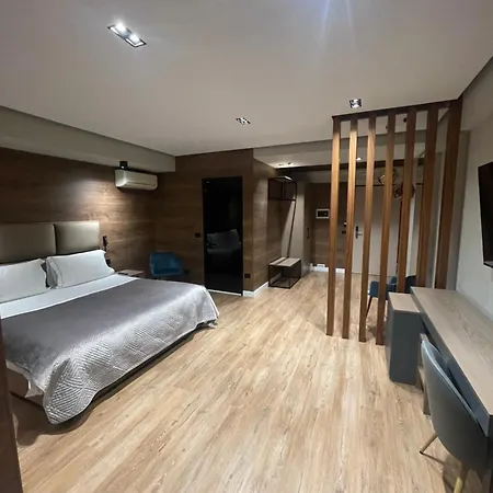 Oresti Center Hotel