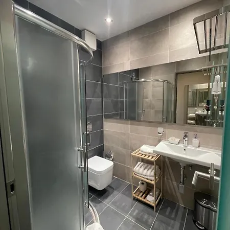 Hotel Oresti Center 3*