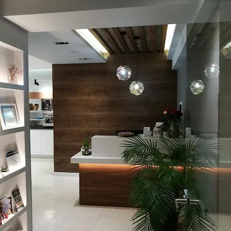 Oresti Center Hotel 3*