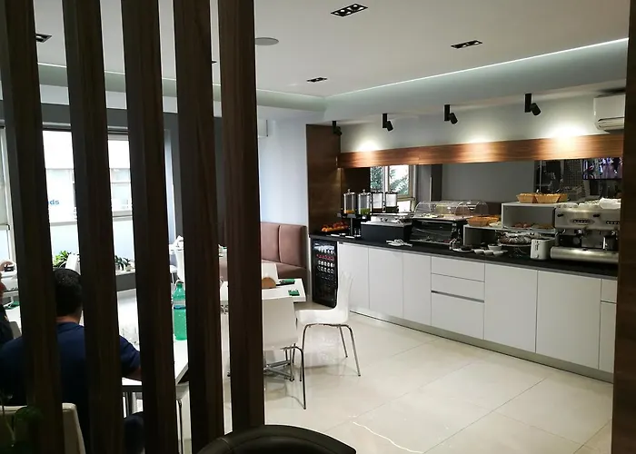 호텔 Oresti Center 3*